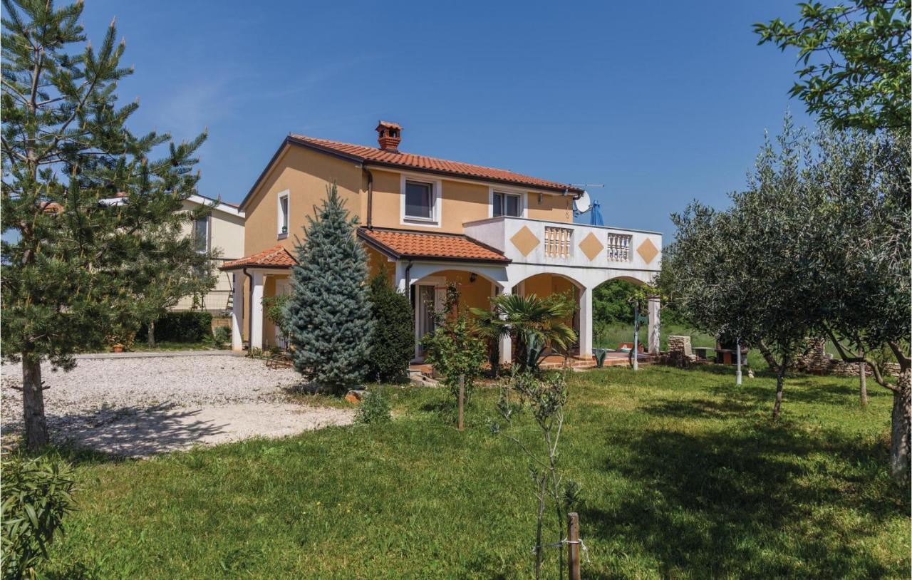Nice Apartment In Kastel With Kitchen Экстерьер фото